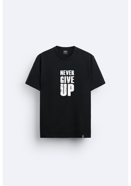 Never Give Up Baskılı Bisiklet Yaka Normal Kalıp Siyah Tişört T-Shirt