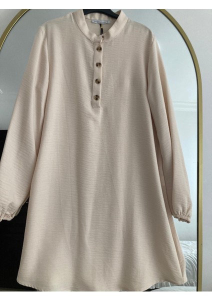 Butik Kolu Lastikli, Uzun, Yakası Düğmeli, Hakim Yaka, Tunik
