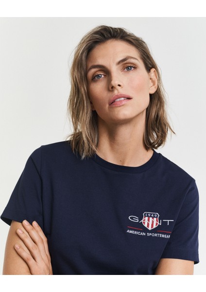 Kadın Lacivert Regular Fit Bisiklet Yaka Logolu T-Shirt 4200277.433 fırsatları