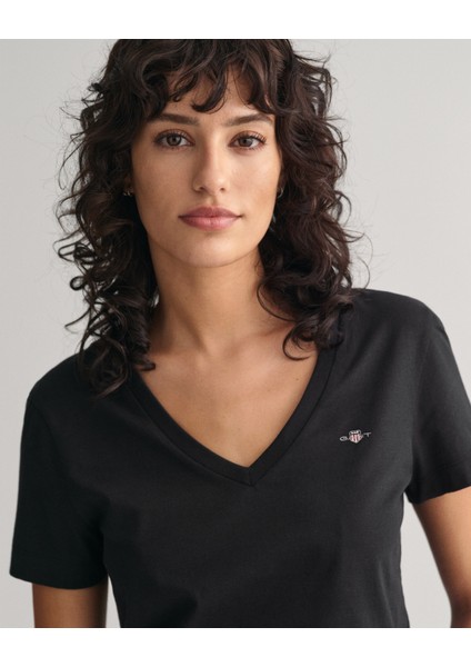 Kadın Siyah Regular Fit V Yaka T-Shirt 4200750.5 indirimleri