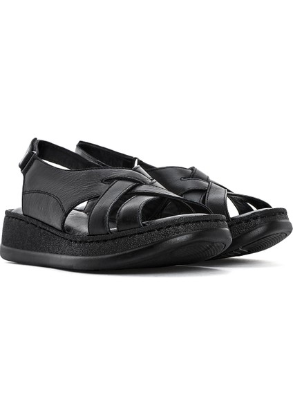 Kadın Siyah Kalın Tabanlı Deri Comfort Sandalet 25SFD321518