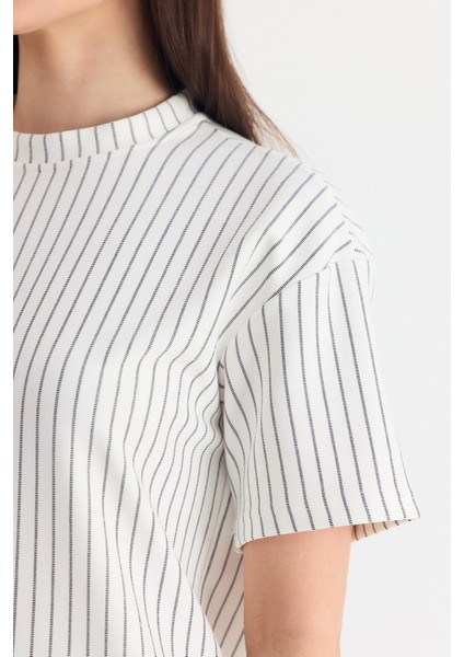 Beyaz Çizgili Oversize Tişört 4447A