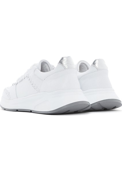 Kadın Beyaz Bağcıklı Kalın Tabanlı Deri Sneaker 25SFD420418