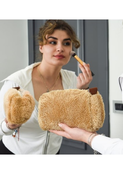 Legosh Fermuarlı Peluş Makyaj Çantası (Uzun Tüylü) – Kadınlar Için En Yeni Makyaj Çantası