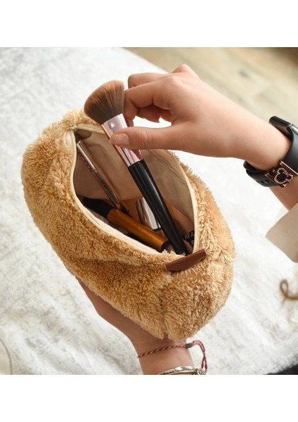 Legosh Fermuarlı Peluş Makyaj Çantası (Uzun Tüylü) – Kadınlar Için En Yeni Makyaj Çantası