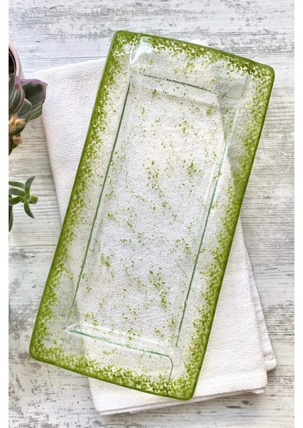 Yeşil Bordürlü Şeffaf Cam Tepsi - 16X32 cm