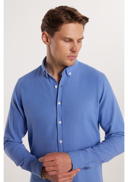 Erkek Slim Fit Dar Kesim %100 Pamuk Keten Doku Düğmeli Yaka Koyu Mavi Gömlek