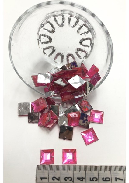 Pembe Kare Plastik Dikme Taş 20 gr