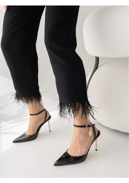 Krıste Bell 5056 Parlak Siyah Kilit Detaylı Topuklu Kadın Ayakkabı modelleri