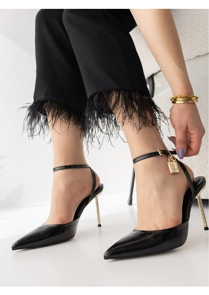 Krıste Bell 5056 Parlak Siyah Kilit Detaylı Topuklu Kadın Ayakkabı fırsatları