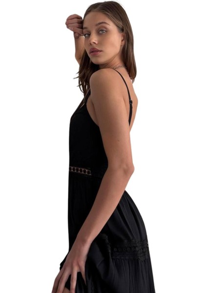 Kadın Yazlık Keten Elbise - Askılı Sırtta Gipe Detaylı Yatay Dantel Şeritli Tasarım 8530 modelleri