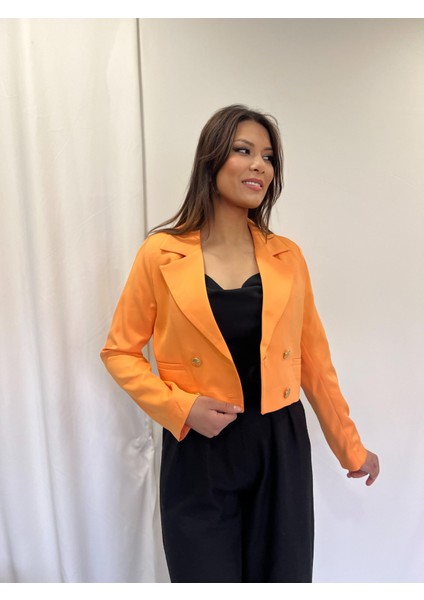 Kadınkısa Crop 4 Düğmeli Ceket