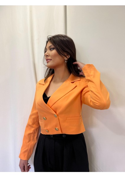 Kadınkısa Crop 4 Düğmeli Ceket fiyatları