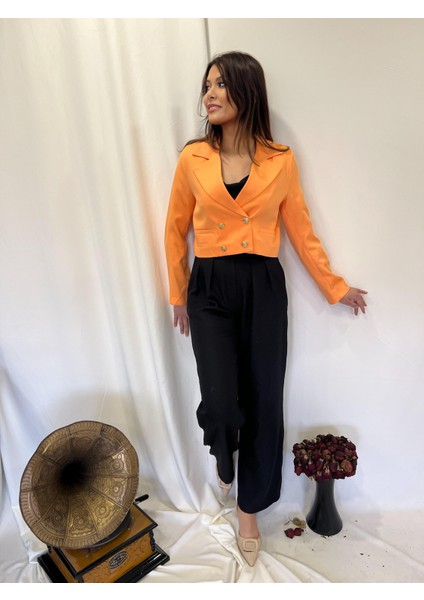 Kadınkısa Crop 4 Düğmeli Ceket modelleri