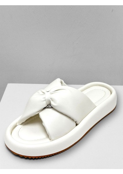 Beyaz Düz Taban Düğüm Detay Kadın Terlik