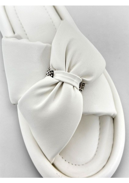 Beyaz Düz Taban Düğüm Detay Kadın Terlik fırsatları