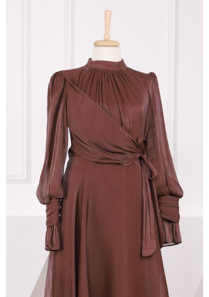 Kahverengi Yan Bağlamalı Kol Detaylı Abiye modelleri