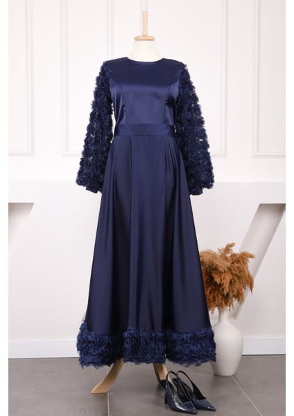 Siyah Gül Detaylı Kuşaklı Saten Abiye