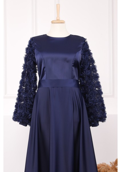 Siyah Gül Detaylı Kuşaklı Saten Abiye fiyatları