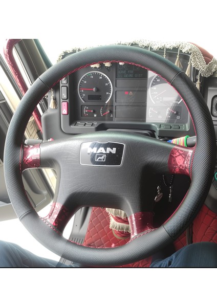 Dikişli Direksiyon Kılıfı Siyah Deri Noktalı Deri Kırmızı Dikişli Man Tga 410 Için
