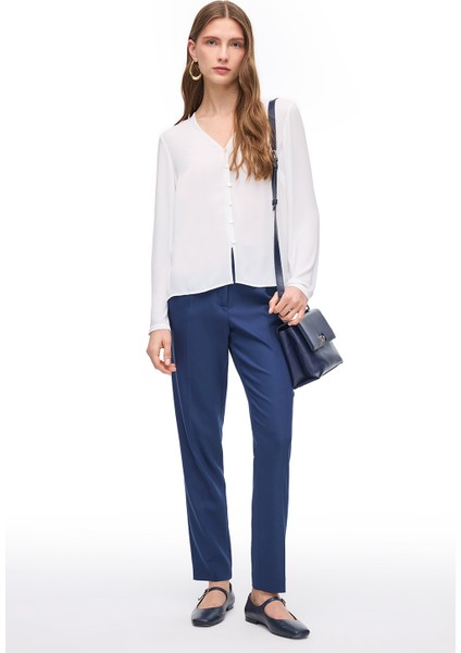 Beyaz Ametist Rahat Kalıp V-Yaka Bluz