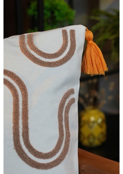 Püsküllü Bej Punch Panç Nakışlı Kırlent Kılıfı 43 x 43 cm fiyatları