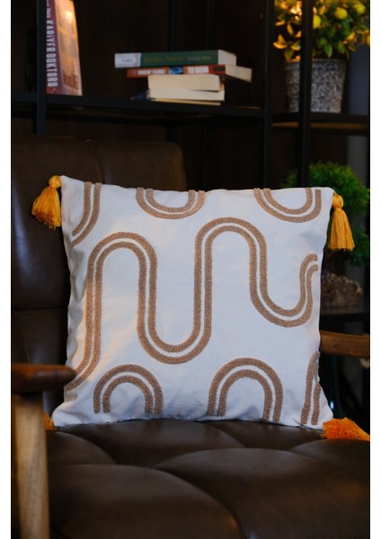 Püsküllü Bej Punch Panç Nakışlı Kırlent Kılıfı 43 x 43 cm modelleri