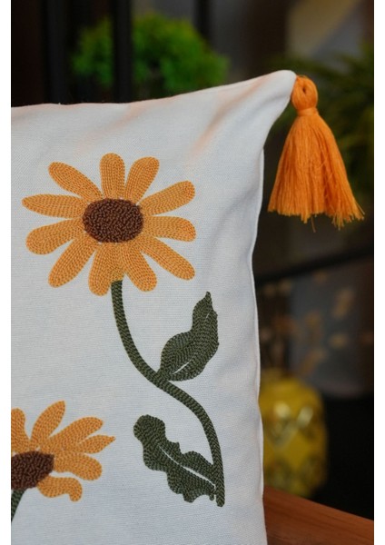 Püsküllü Bej Punch Panç Nakışlı Kırlent Kılıfı 43 x 43 cm fiyatları