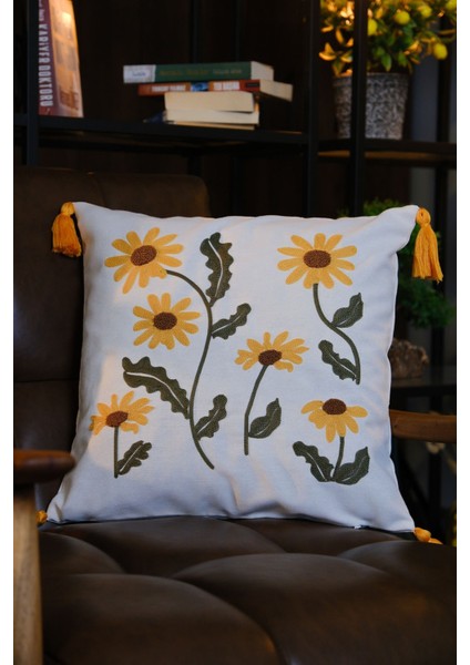 Püsküllü Bej Punch Panç Nakışlı Kırlent Kılıfı 43 x 43 cm modelleri