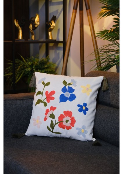 Püsküllü Punch Panç Nakışlı Kırlent Kılıfı Lacivert 43 x 43 cm