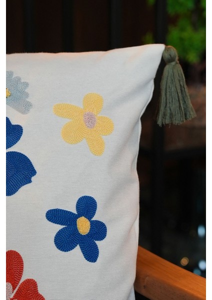 Püsküllü Punch Panç Nakışlı Kırlent Kılıfı Lacivert 43 x 43 cm fiyatları