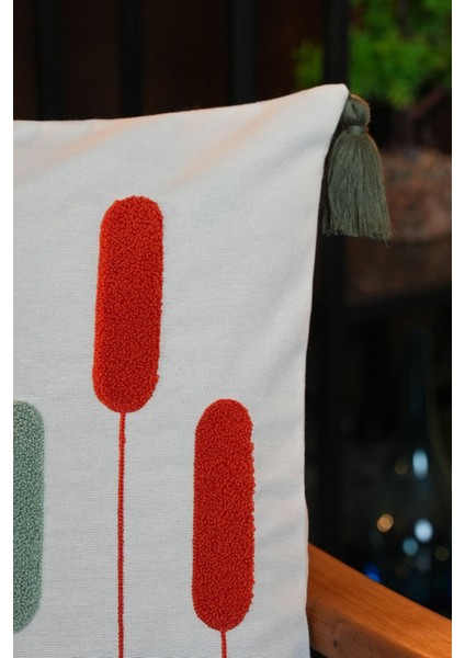 Püsküllü Punch Panç Nakışlı Kırlent Kılıfı Lacivert 43 x 43 cm fiyatları