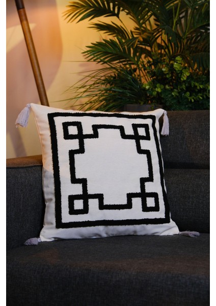 Püsküllü Punch Panç Nakışlı Kırlent Kılıfı Lacivert 43 x 43 cm fırsatları