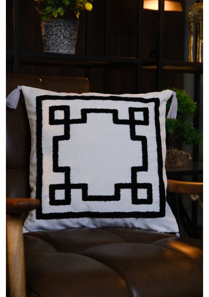 Püsküllü Punch Panç Nakışlı Kırlent Kılıfı Lacivert 43 x 43 cm indirimleri