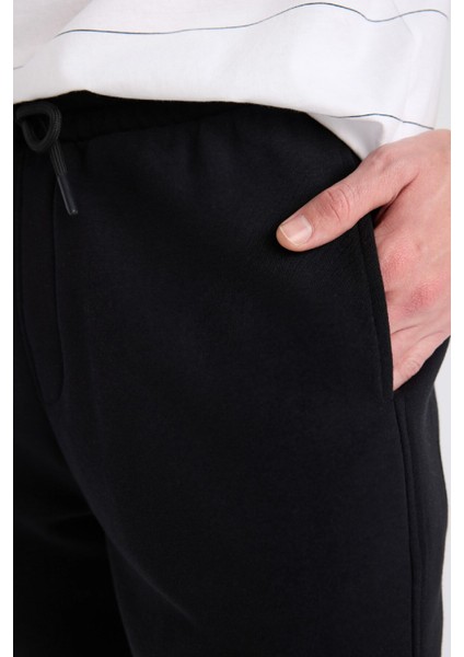 Regular Fit Düz Paça Basic Düz Şort B8672AX25SP