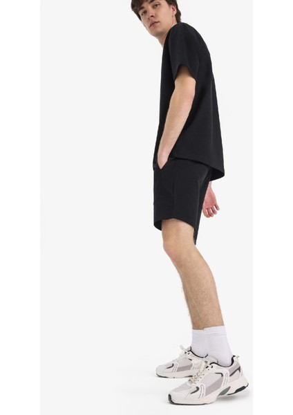 Slim Fit Dar Kesim Dar Paça Basic Düz Şort B8674AX25SP