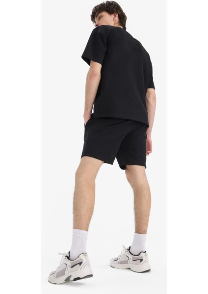 Slim Fit Dar Kesim Dar Paça Basic Düz Şort B8674AX25SP