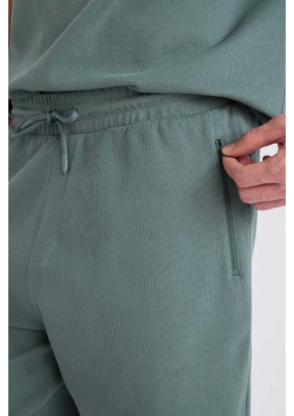 Regular Fit Düz Paça Cepli Basic Düz Şort B8792AX25SM