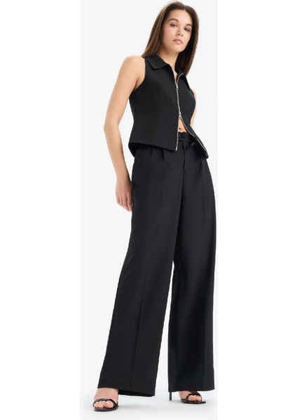 Afra x Defacto Wide Leg Kumaş Pantolon Üç Cepli Normal Bel Standart Boy E5970AX25SP