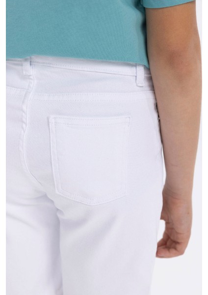 Erkek Çocuk Beyaz Basic Düz Jean Şort B5768A824SM