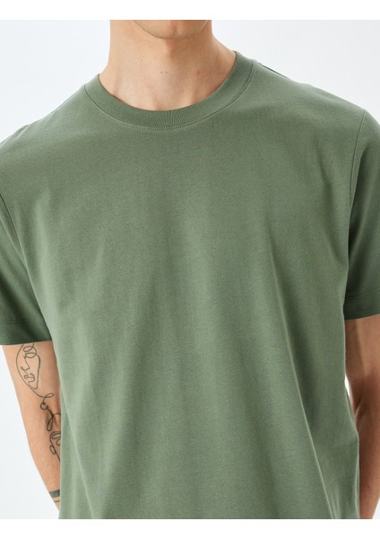 Pamuklu Bisiklet Yaka Regular Fit Kısa Kollu Basic Tişört