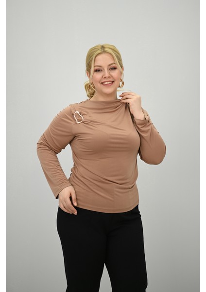 Kadın Büyük Beden Aksesuar Detaylı Drapeli Bluz 1924-25 fiyatları