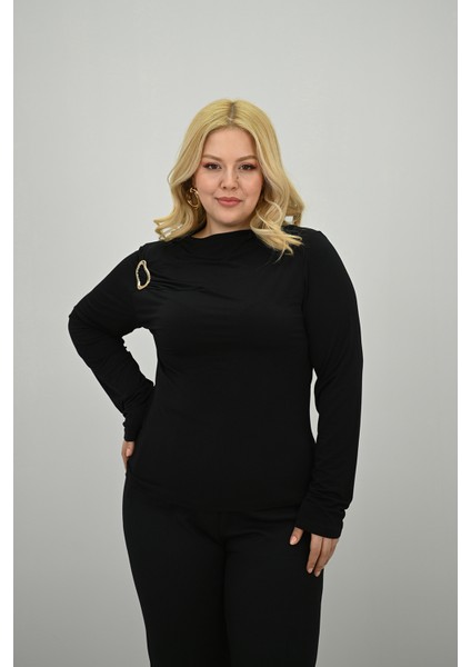 Kadın Büyük Beden Aksesuar Detaylı Drapeli Bluz 1924-25