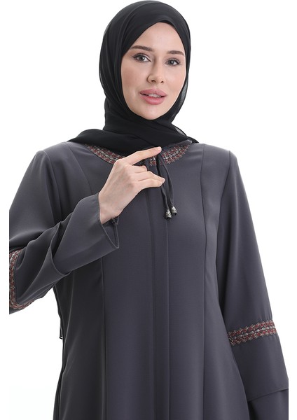Büyük Beden Gizli Fermuarlı Nakışlı Ferace 6193-03 Antrasit modelleri