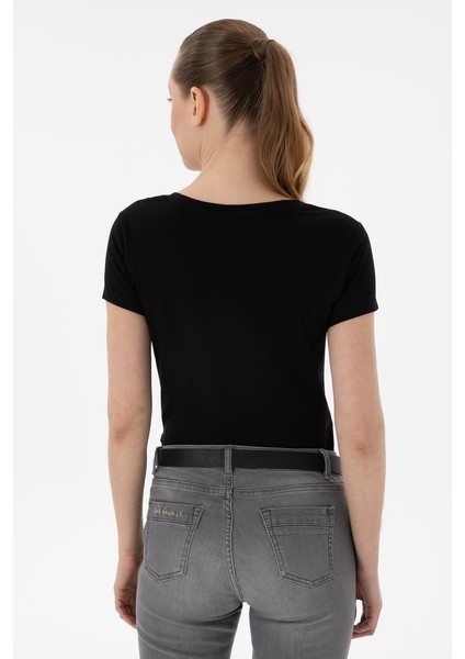 Kadın V Yaka Basic T-Shirt 2080797 fırsatları