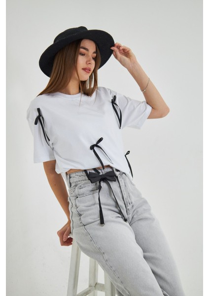 Kurdele Tasarımlı Oversize %100 Pamuk Kadın Tişört