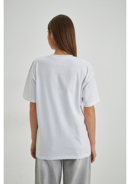Kurdele Tasarımlı Oversize %100 Pamuk Kadın Tişört indirimleri