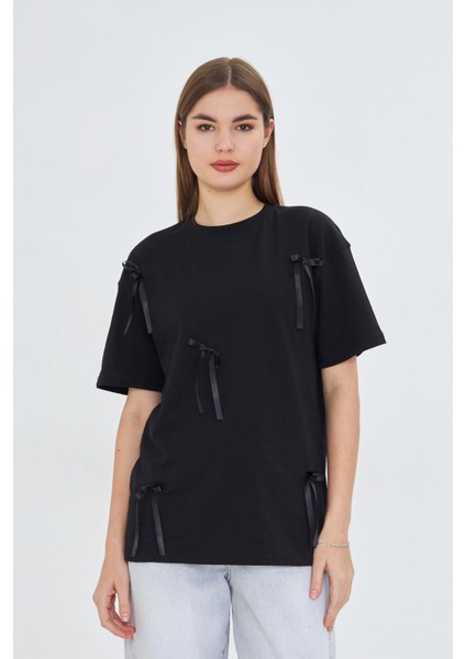 Kurdele Tasarımlı Oversize %100 Pamuk Kadın Tişört fiyatları