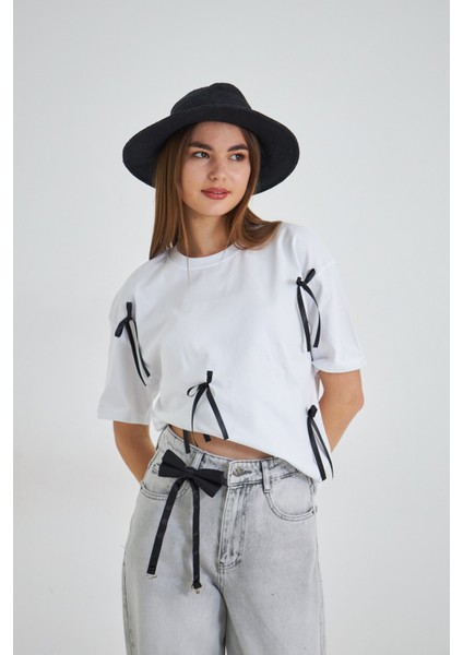 Kurdele Tasarımlı Oversize %100 Pamuk Kadın Tişört fiyatları