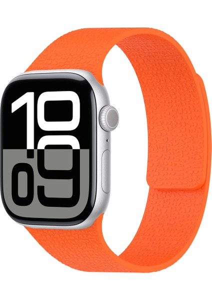 Apple Watch 10 42MM Kabartma Deri Desenli Güçlü Mıknatıs Yapılı Silikon Kordon Kayış